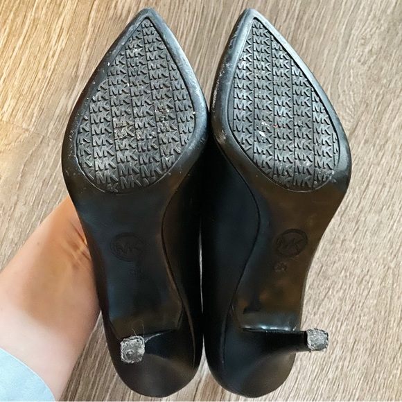 Black Michael Kors heels - Picture 4 of 5